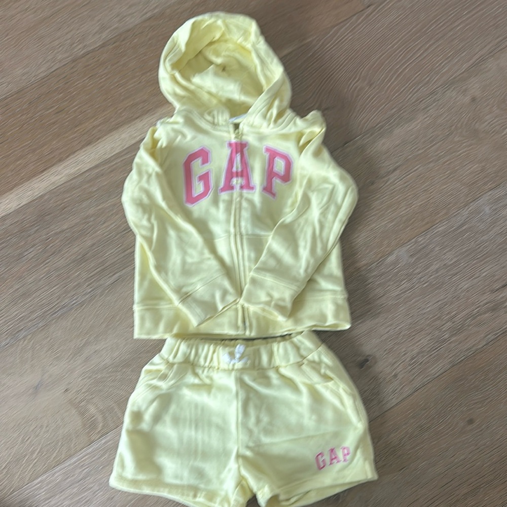 ***ALMOST NEW*** worn 2x and in perfect condition